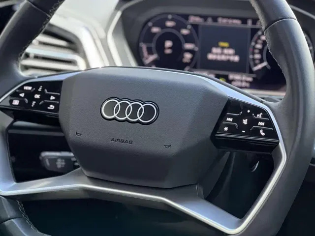 Audi Q4 e-tron — Фото автомобиля 6
