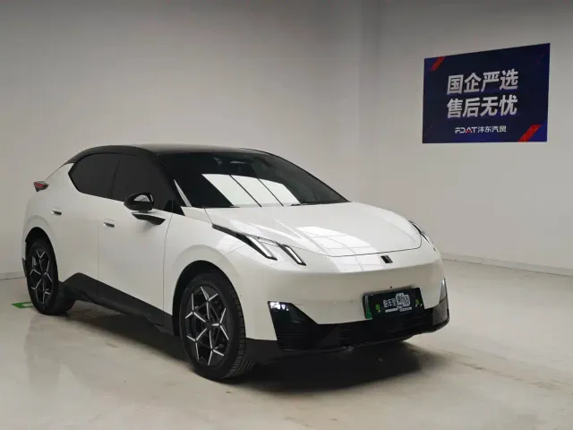 Lynk & Co Z20 — Фото автомобиля 3
