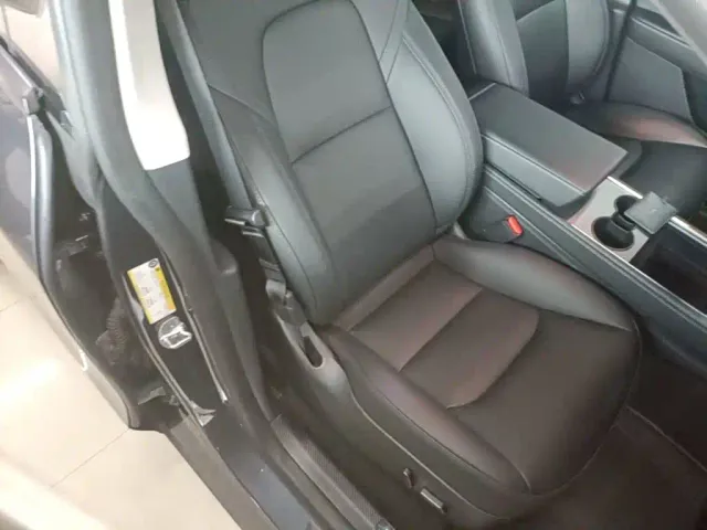 Tesla Model Y — Фото автомобиля 24