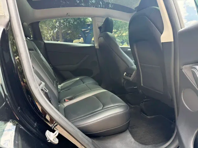 Tesla Model Y — Фото автомобиля 8