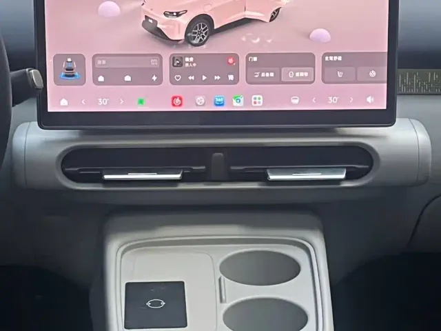 Leapmotor A10 — Фото автомобиля 12
