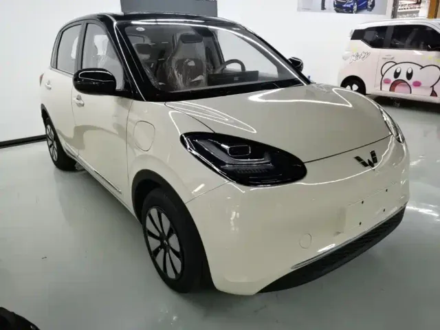 Wuling Bingo — Фото автомобиля 3