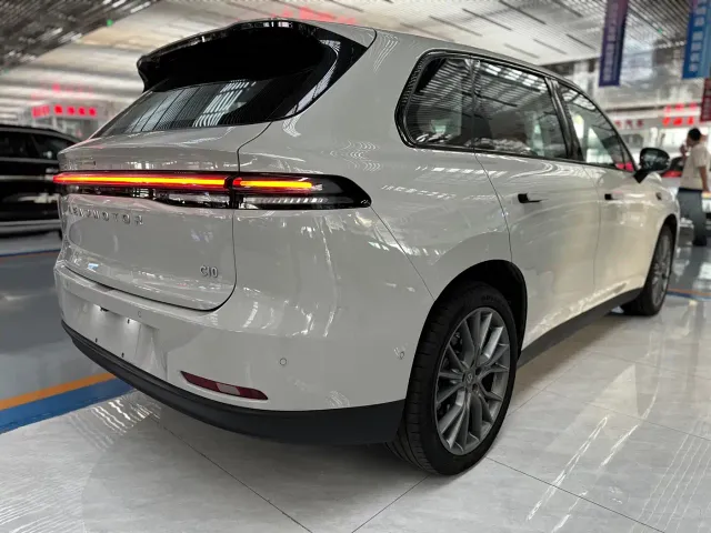 Leapmotor C10 — Фото автомобиля 17