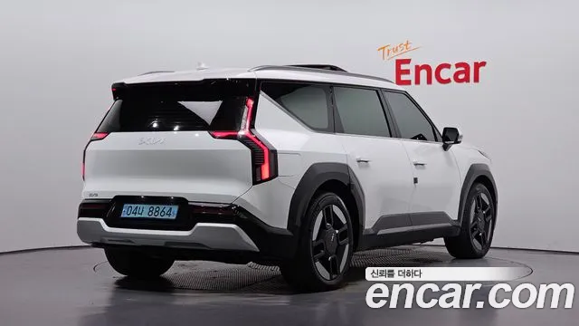 Kia EV9 — Фото автомобиля 2
