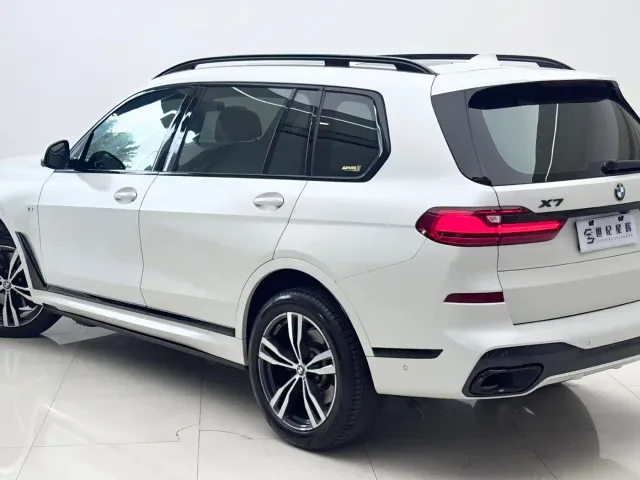 BMW X7 — Фото автомобиля 11