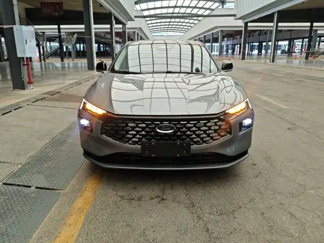Ford Mondeo — Фото автомобиля 2