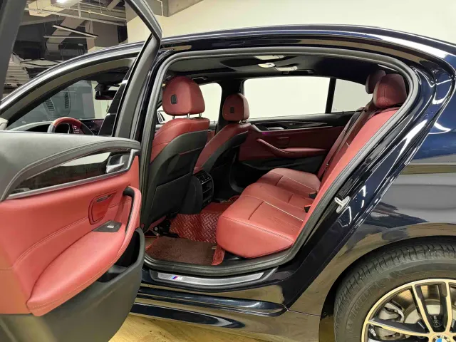 BMW 5 Series — Фото автомобиля 15