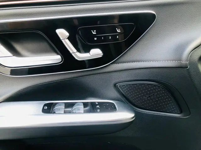 Mercedes-Benz EQE SUV — Фото автомобиля 8