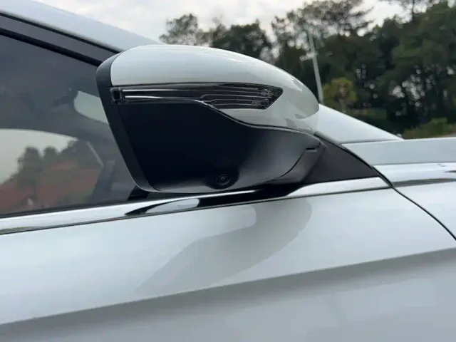Geely Emgrand — Фото автомобиля 16