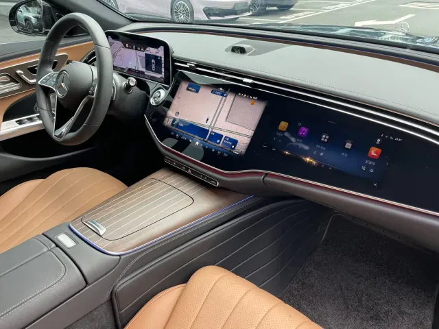 Mercedes-Benz E-Class — Фото автомобиля 18