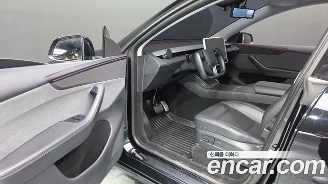 Tesla Model Y — Фото автомобиля 15