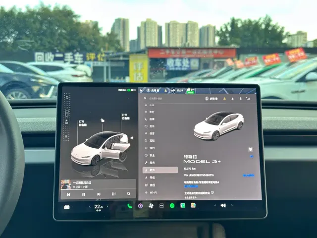 Tesla Model 3 — Фото автомобиля 8