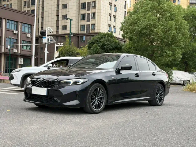 Фотография автомобиля — BMW 3 Series