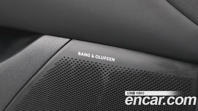 Genesis G90 Бензин 3.5 турбо AWD — Фото автомобиля 25