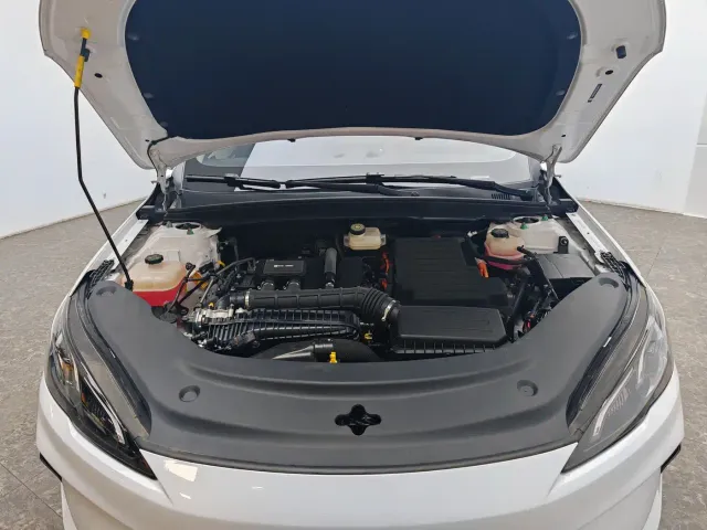 BYD Seal 05 DM-i — Фото автомобиля 12