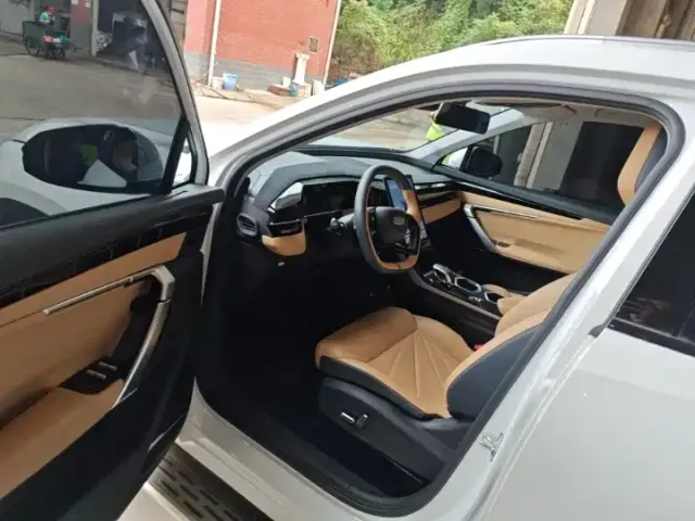 Geely Boyue L — Фото автомобиля 5