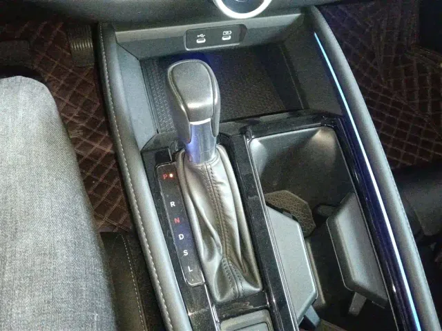 Honda Accord — Фото автомобиля 5