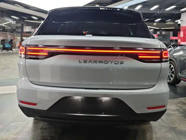 Leapmotor C11 — Фото автомобиля 5