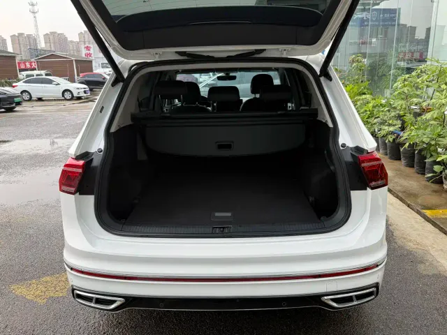 Volkswagen Tiguan L — Фото автомобиля 12