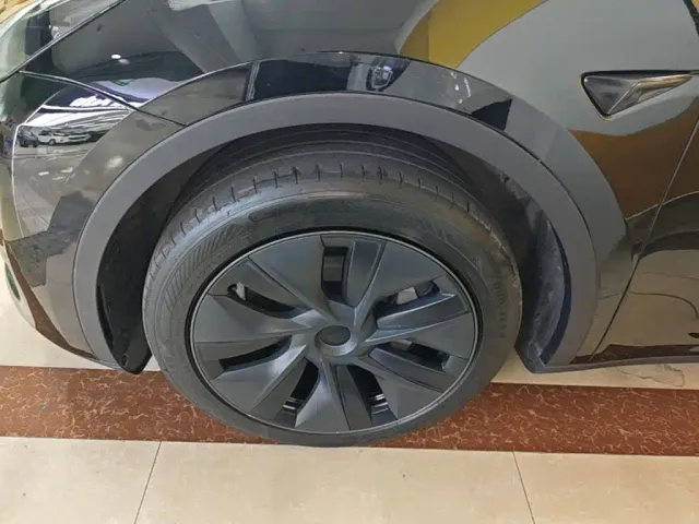 Tesla Model Y — Фото автомобиля 22