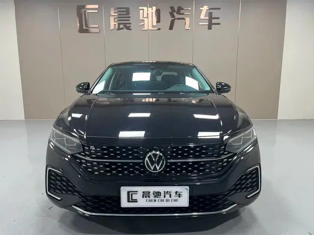 Volkswagen Passat — Фото автомобиля 2