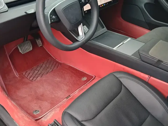 Tesla Model 3 — Фото автомобиля 7