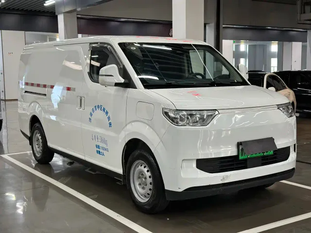 Ruichi New Energy EC75 — Фото автомобиля 3