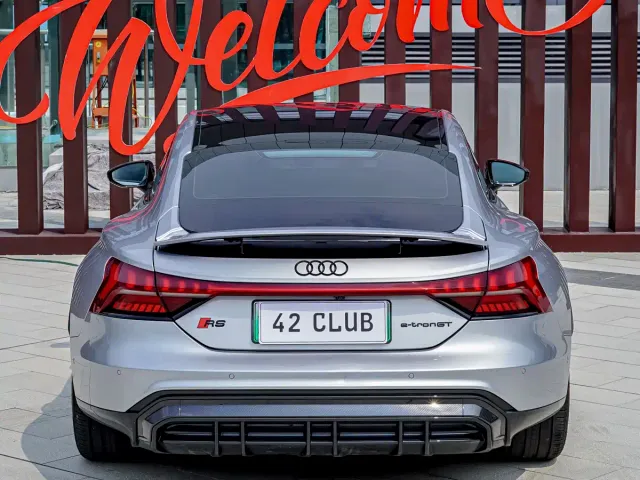 Audi e-tron GT — Фото автомобиля 6