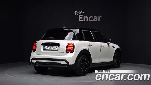Mini Cooper Cooper 5 дверей Classic — Фото автомобиля 2