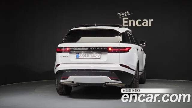 Land Rover Range Rover Velar Range Rover Velar 2.0 P250 Dynamic SE — Фото автомобиля 4