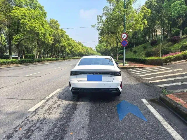 Chery Arrizo 8 — Фото автомобиля 8