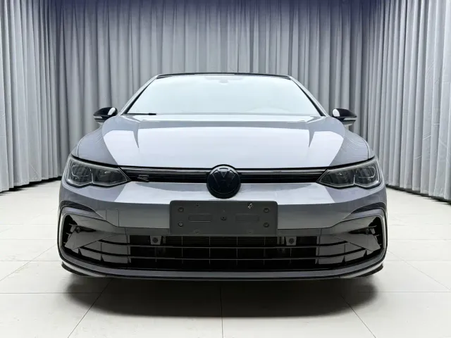 Volkswagen Golf — Фото автомобиля 2