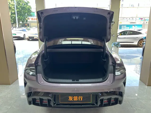 Xiaomi SU7 — Фото автомобиля 27