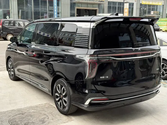 Hongqi HQ9 — Фото автомобиля 6