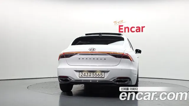 Hyundai Grandeur — Фото автомобиля 4