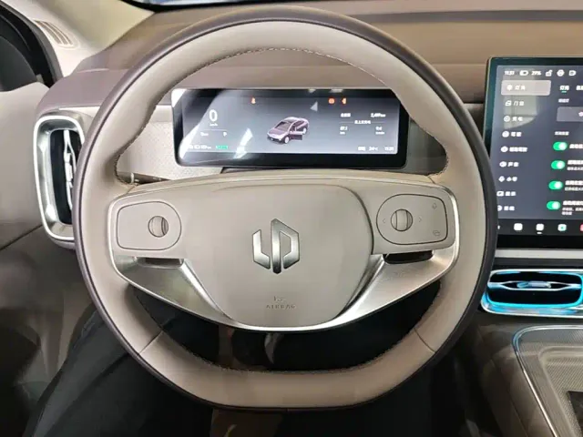 Leapmotor B01 — Фото автомобиля 10