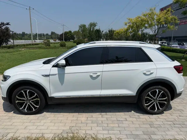 Volkswagen T-Roc — Фото автомобиля 3