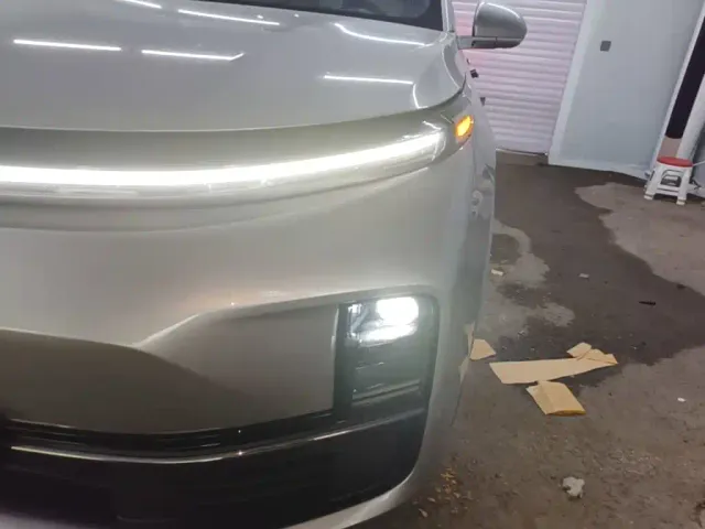 Li Auto L9 — Фото автомобиля 2