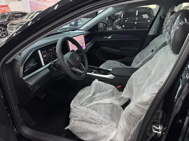 Volkswagen Passat — Фото автомобиля 4