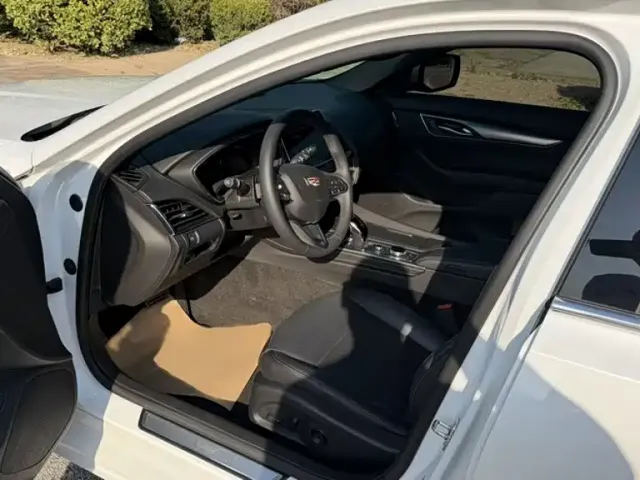 Cadillac CT5 — Фото автомобиля 13