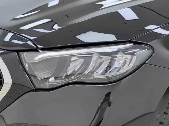 Mercedes-Benz E-Class — Фото автомобиля 4