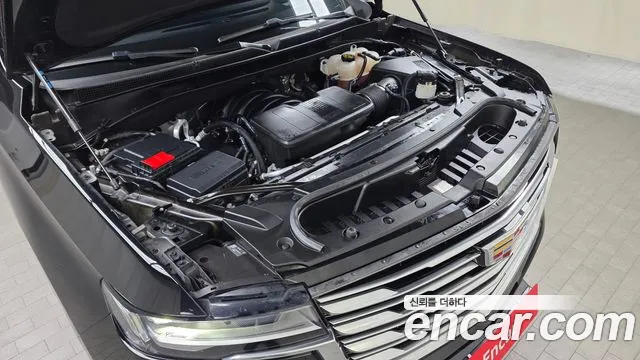 Cadillac Escalade — Фото автомобиля 9