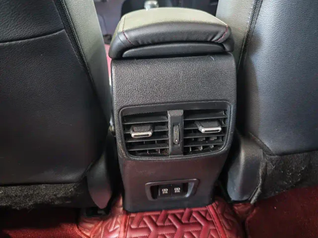 Toyota Corolla — Фото автомобиля 12