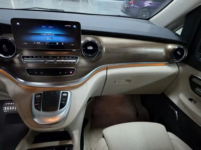 Mercedes-Benz V-Class — Фото автомобиля 8