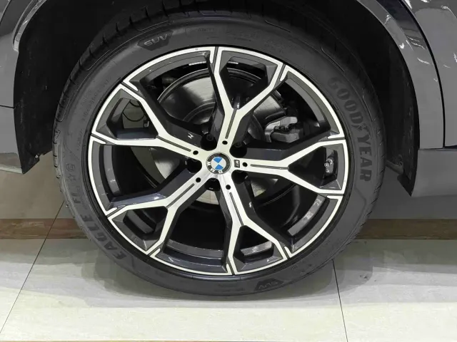 BMW X5 — Фото автомобиля 9