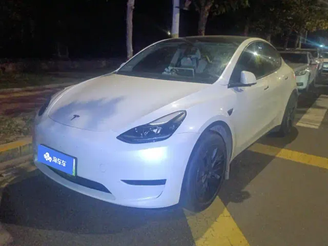 Фотография автомобиля — Tesla Model Y