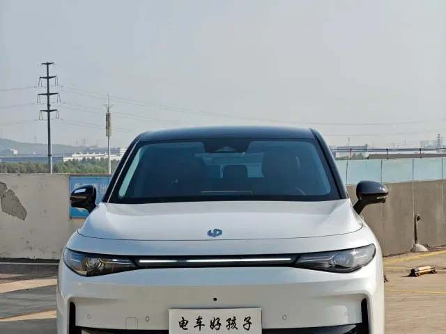 Leapmotor C10 — Фото автомобиля 2