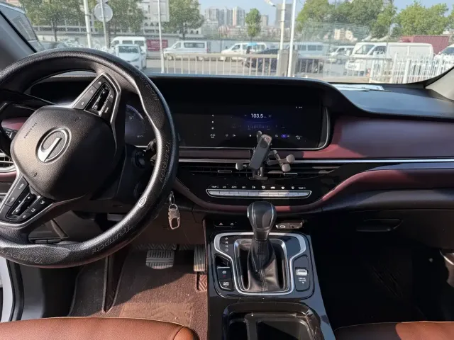 GAC Trumpchi M6 — Фото автомобиля 12