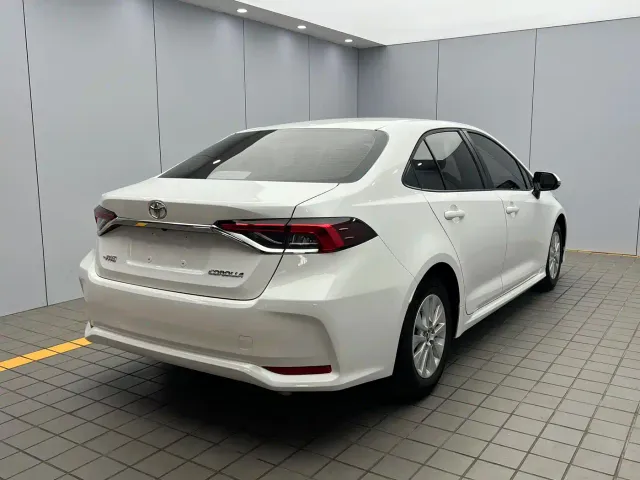 Toyota Corolla — Фото автомобиля 6