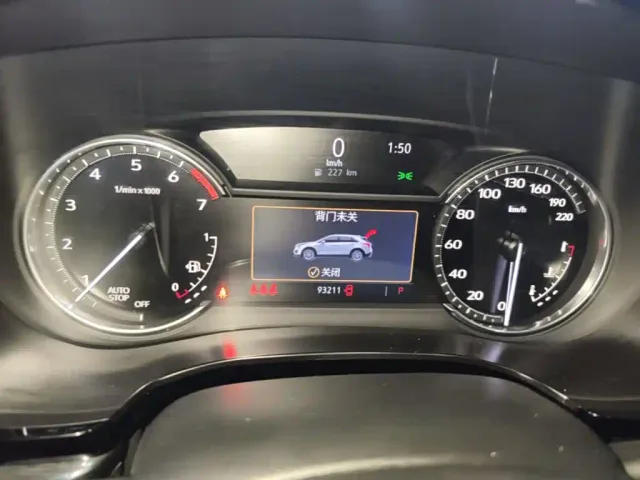 Cadillac XT5 — Фото автомобиля 11